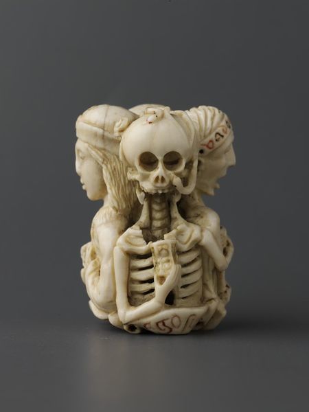 Carved rosary beads, Western Europe, 16th century. - Bone carving, Ivory, Chaplet, 16th century, Memento mori, Longpost