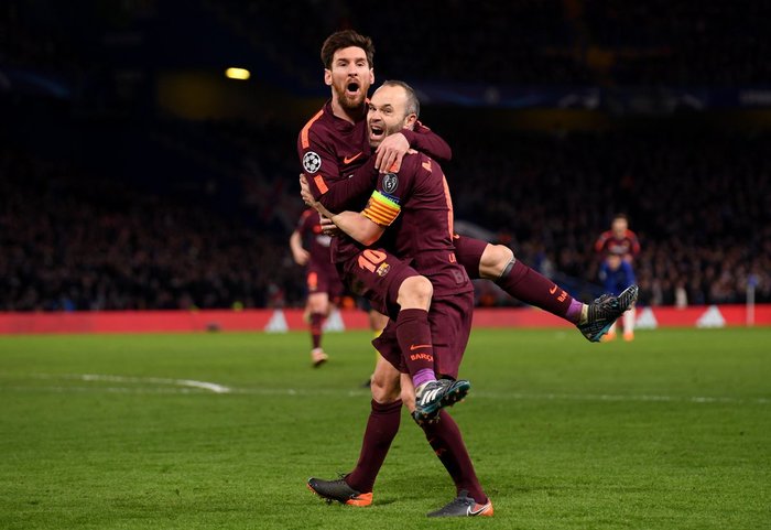 The hugs of Messi and Iniesta have become a meme on Twitter. - Football, Champions League, Lionel Messi, Andres Iniesta, Memes, Longpost