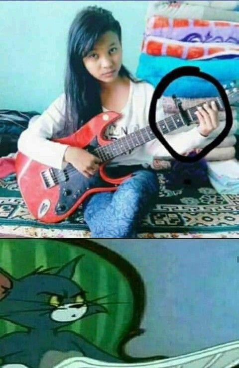 Wait a minute - Guitar, Girls, Capodastra, 9GAG