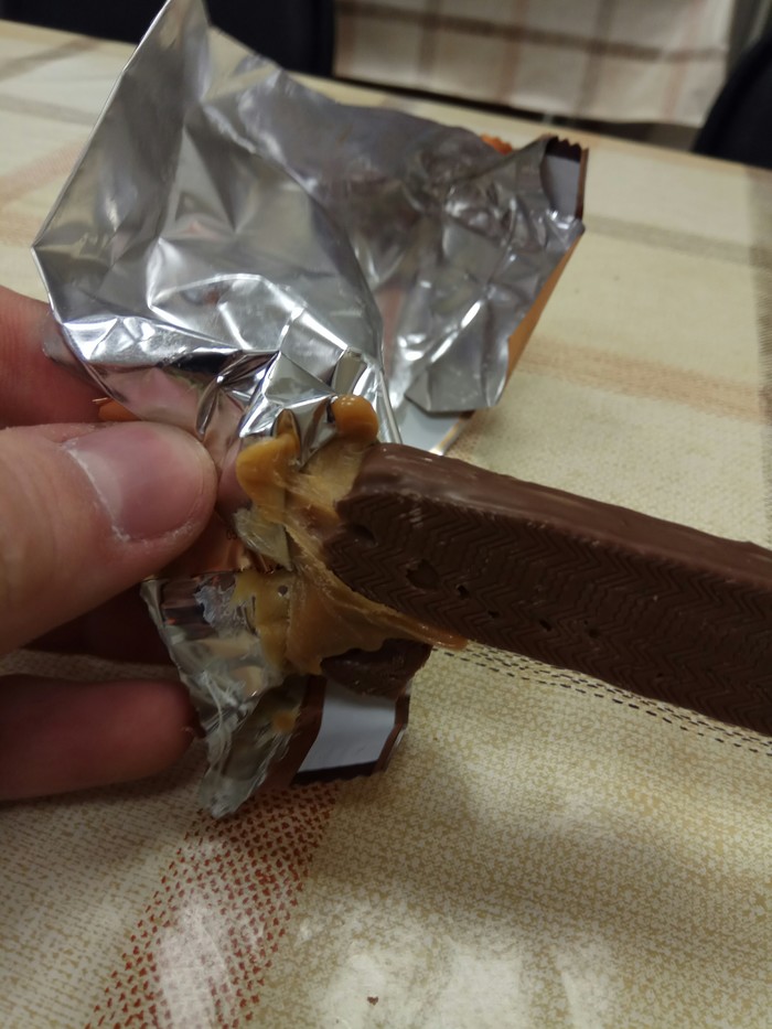 какая палочка твикс вкуснее левая или правая