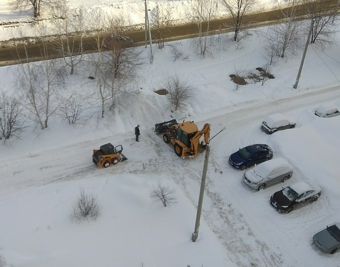 Father teaches son to work. - My, Tractor, Snow, Cleaning