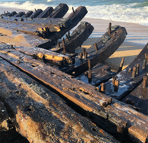 The wreckage of an 18th-century ship washed up on the coast of Florida - USA, Ship, Find, Longpost, Florida, The photo