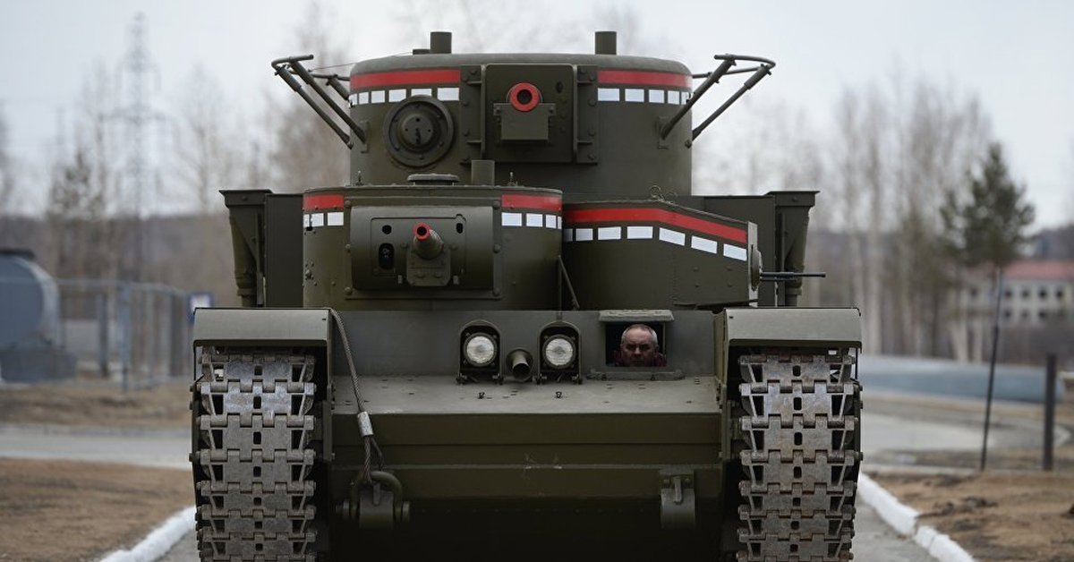Т 35 м 10. Т-35 танк. Т-35 танк СССР. Танк т 35 верхняя Пышма. Пятибашенный тяжелый танк т- 35.