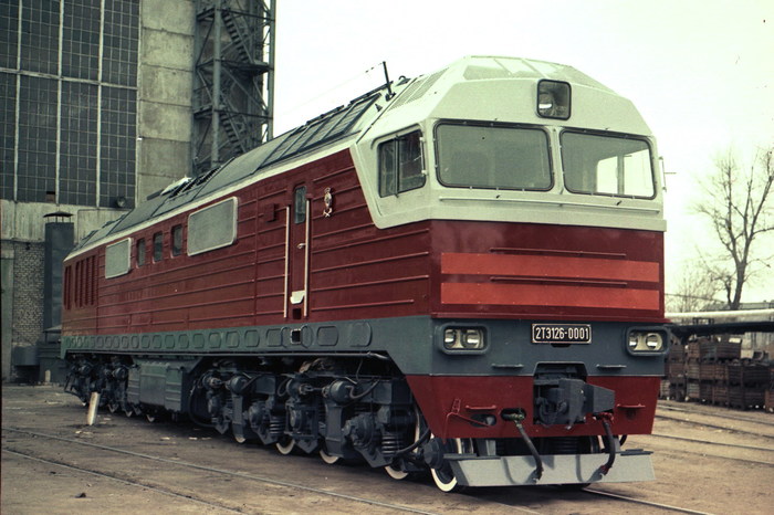 Diesel locomotive 2TE126 - Locomotive, Longpost, 