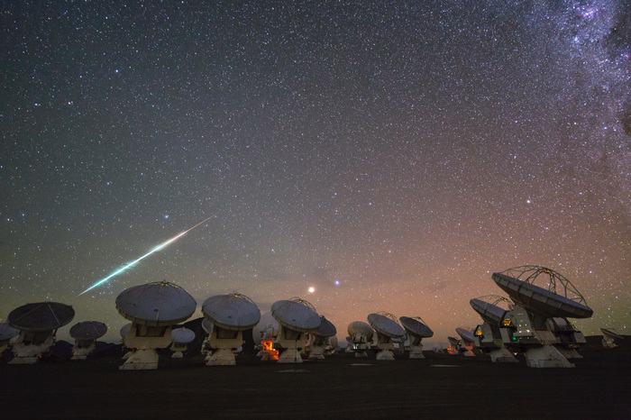 Meteor over the ALMA complex, Chile - The photo, Sky, Stars, Meteor, Alma, Mars, , Spica, Stars