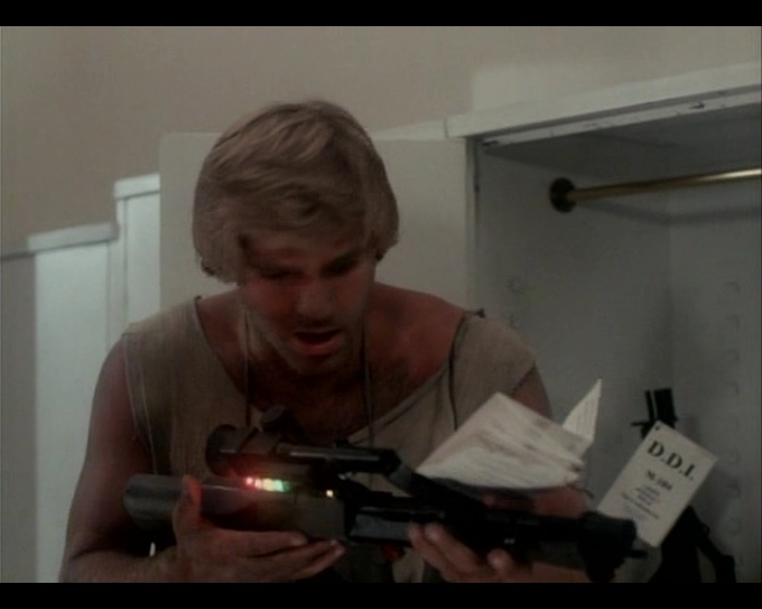 "оружие будущего" из фильмов 80х. оружие будущего, фантастика, фильмы 80-х, Steyr AUG, м-16, длиннопост