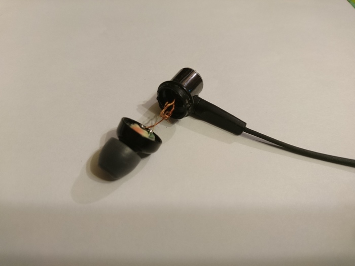 Broken headphone wire - Repair of equipment, Headphones