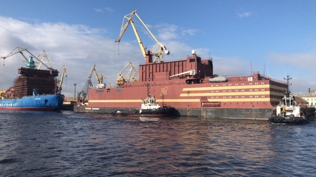 Первый в мире плавучий атомный энергоблок начал путь на Чукотку - Мирный атом, Россия, Энергия