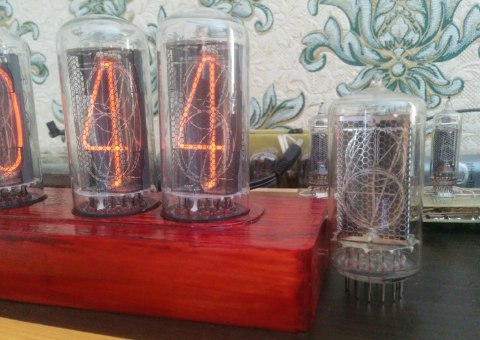Часы на ИН-18 - самых больших из советских ламп Никси, Ламповые часы, Nixie clock, Лампа, Длиннопост