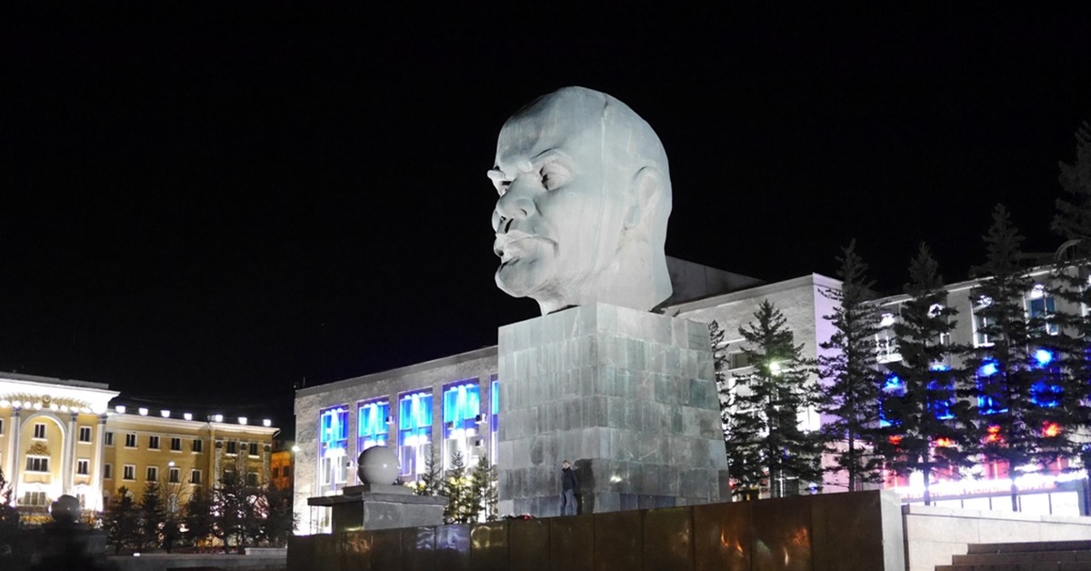 Голова ленина в улан удэ рисунок