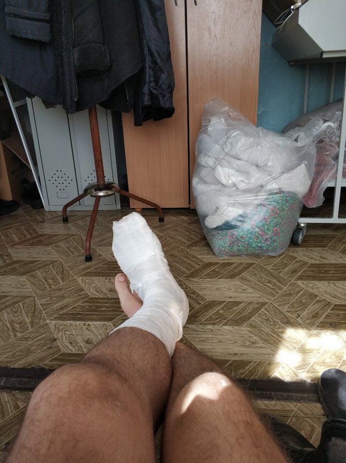 The life of Pi#### or how I tore my Achilles. Part 3. Locker room, rural hospital and the first difficult choice. - My, Achilles, The Notebook, Diary, Longpost