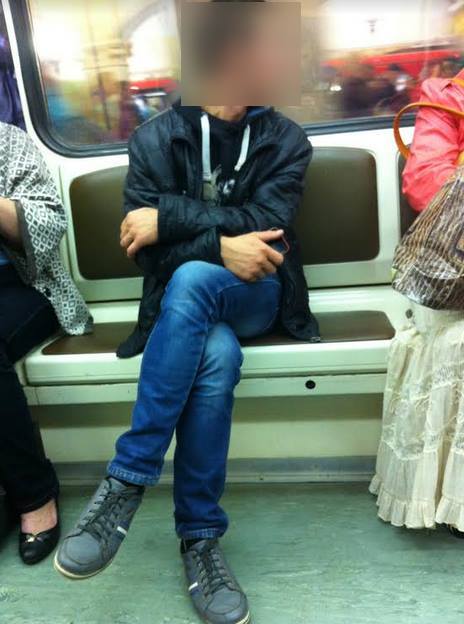 Moscow. Underground. #the back of the legs are not extended - My, Metro, Public transport