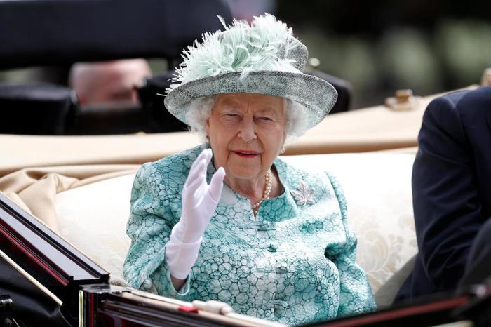 In Britain, large-scale exercises were held on what to do in the event of the death of Queen Elizabeth. - Great Britain, Queen Elizabeth II, Teachings
