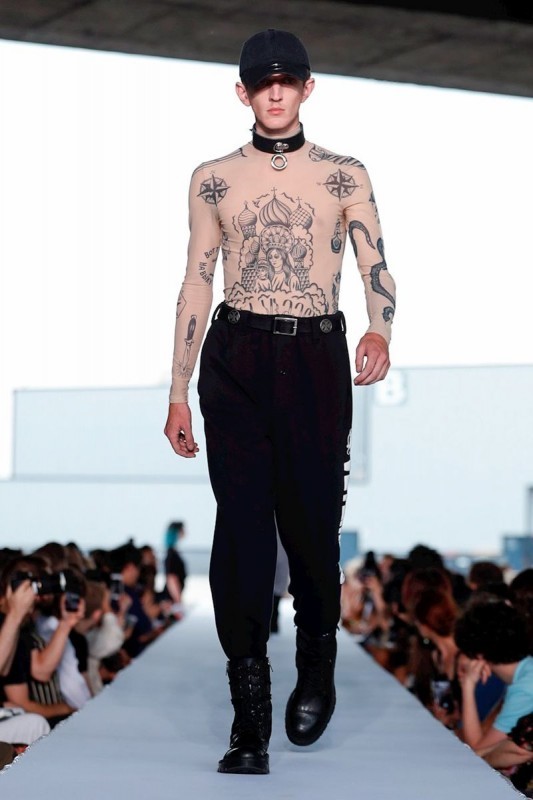 Vetements Spring-Summer 2019 collection was shown in Paris. - Fashion, Cloth, Longpost