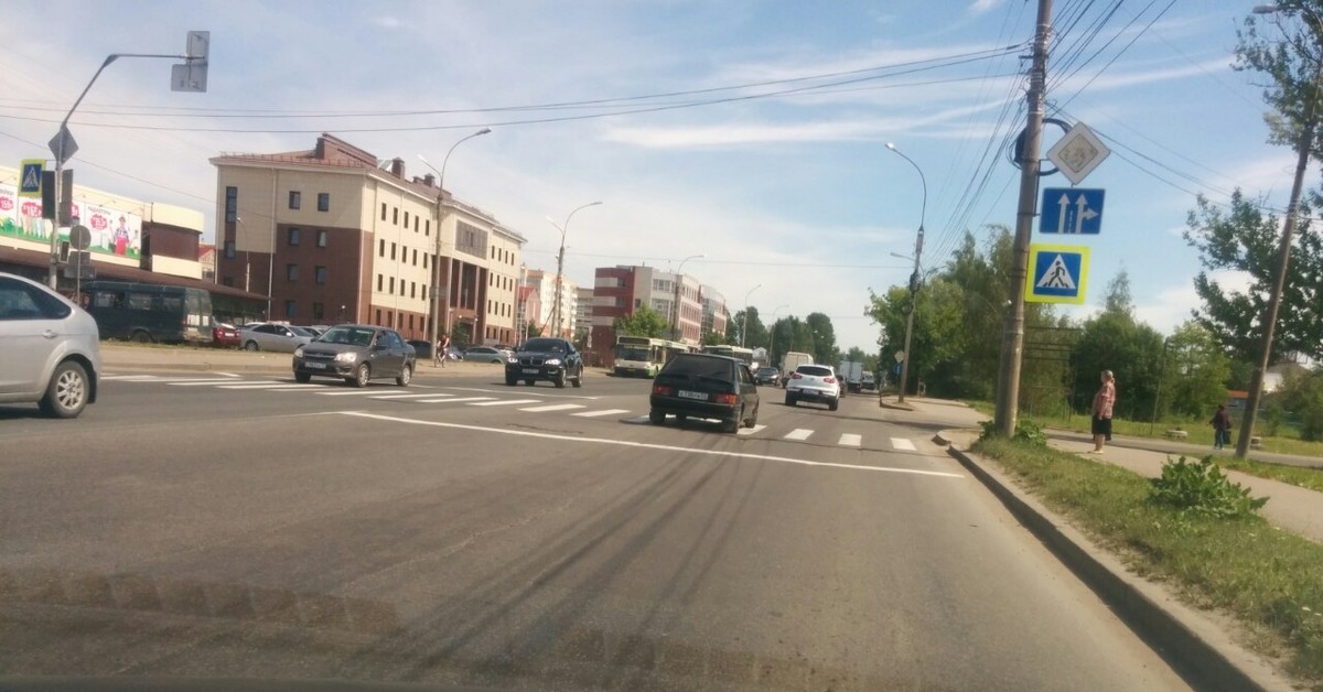 Перекресток новгород. Великий Новгород Григоровское шоссе. Перекресток ул Ломоносова Корсунова Великий Новгород. Перекресток Ломоносова Нехинская. Перекресток ул Попова Ломоносова Великий Новгород.