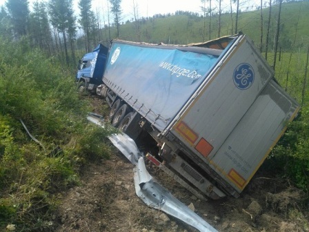 The third day, a truck driver who got into an accident on the Amur highway cannot wait for help - Track, Dalnoboy, Crash, Waiting for a miracle, Longpost, Road accident, Truckers