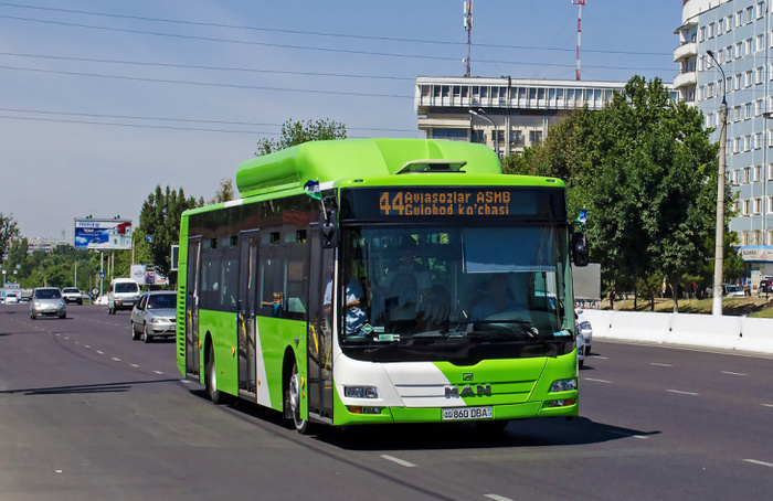 Due to abnormal heat, passengers in Tashkent buses began to distribute free drinking water - Tashkent, Heat, ChillГ¤, Bus, , Water