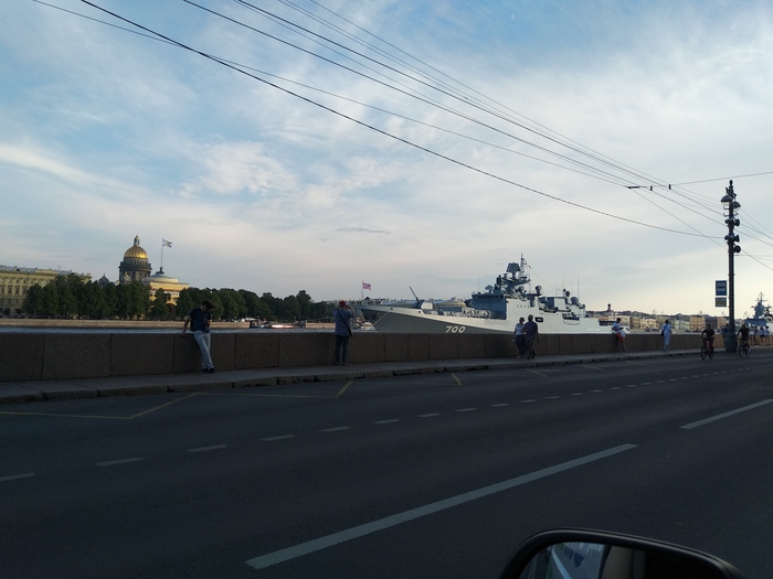 There are jokes about walking bears after the World Cup. Meanwhile, warships entered Petersburg. - Saint Petersburg, Ship, 2018 FIFA World Cup, Navy Day