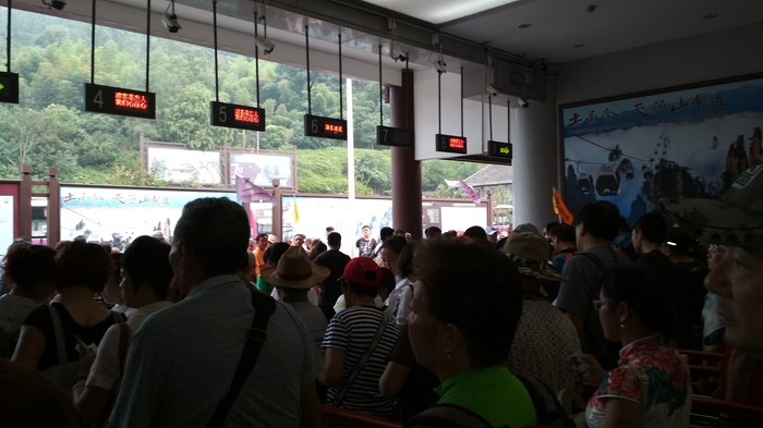 rk-devku-pustili-po-krugu-v-parke-podsipali-vozbuditel-shpanskuyu-mushku-i-trahnuli-porno