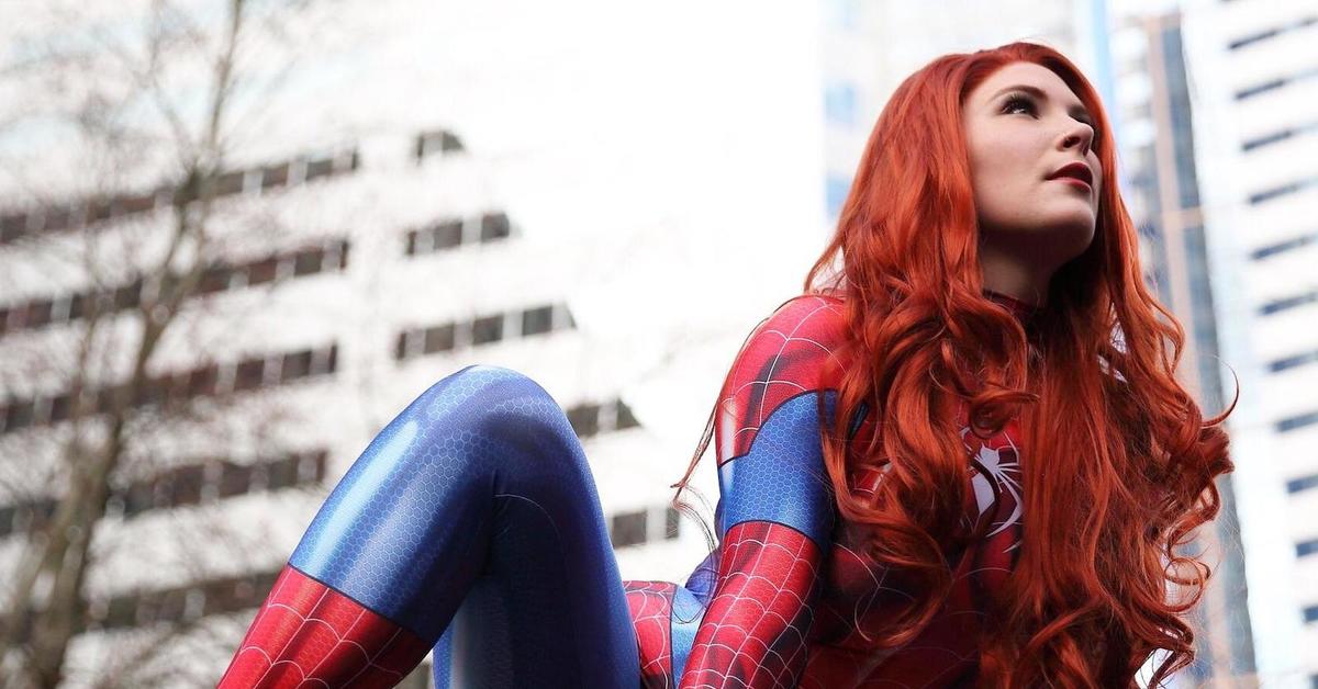 Spider girl. Спайдер Вумен Мэри Джейн. Мэри Джейн в костюме человека паука. Костюм Мэри Джейн. Мэри Джейн Уотсон 2018.