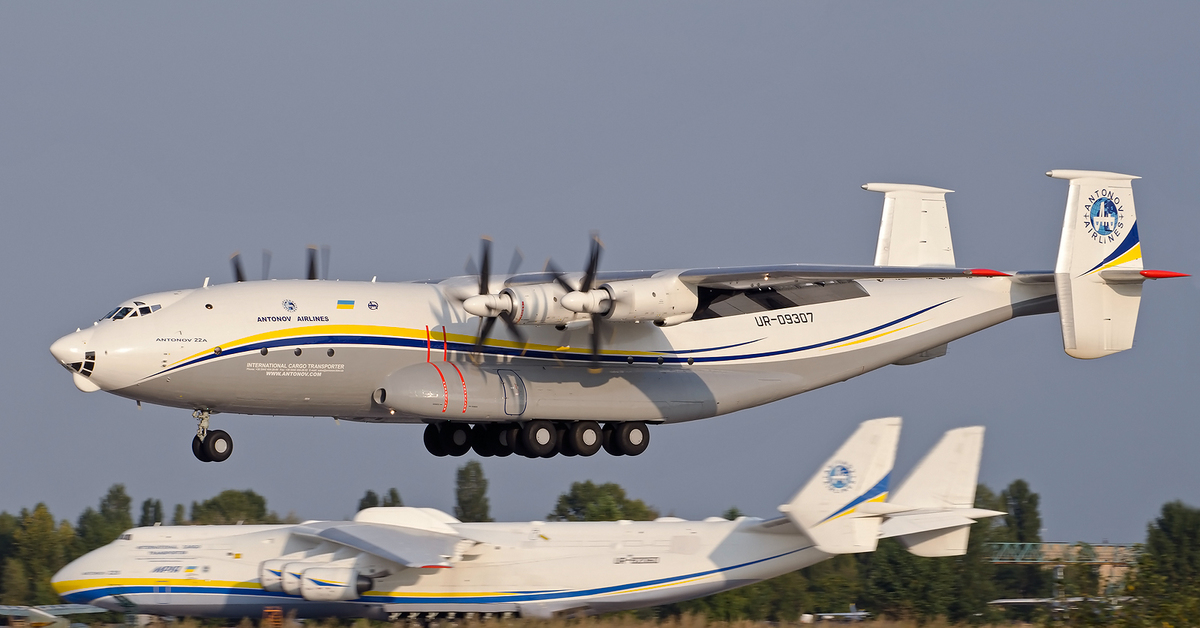 Ан антей самолет. Турбовинтовой АН 22 самолет турбовинтовой. Самолёт Антей АН-22. АН-22 Антей и АН-225 Мрия.