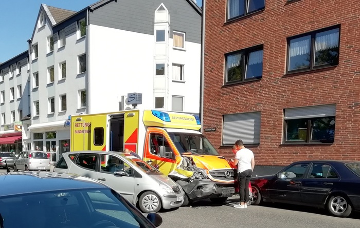 A mild accident with an ambulance in Germany, but what happened next !!! - My, Crash, Ambulance, Germany, Helicopter, Longpost, Resuscitation, Rescuers