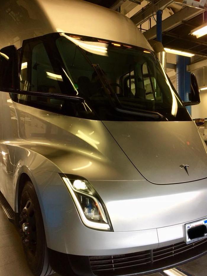      Tesla Semi Tesla Semi, , , , , , 