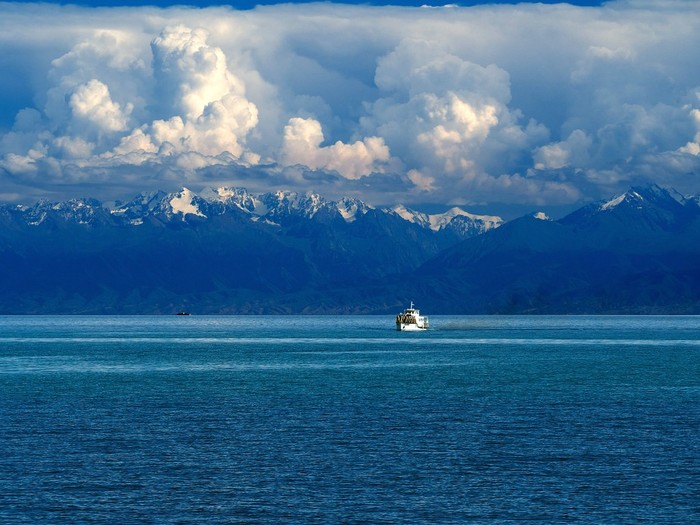 Tumor on the water surface of Issyk-Kul - My, Kyrgyzstan, Nature, Ecology, Issyk-Kul, Poachers, Tourism, Longpost