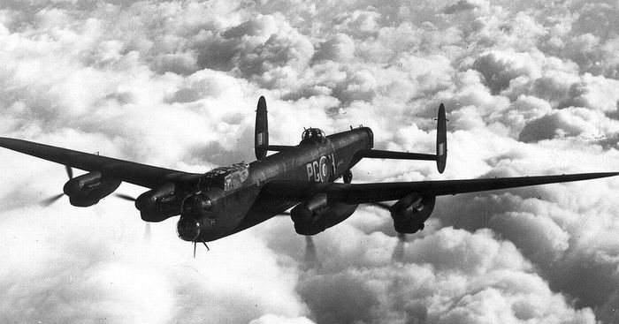 RAF Avro Lancaster heavy bomber in flight. - The Second World War, Historical photo, Great Britain, Raf, Avro Lancaster, , Bomber