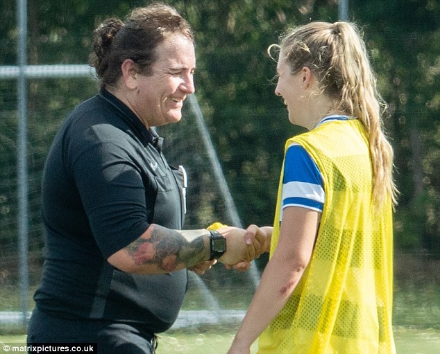 The world's first transgender referee began working at women's team matches in England - Football, Referee, Transgender