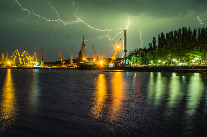 September in Feodosiya port - My, The photo, Crimea, Feodosia, Lightning, Beginning photographer