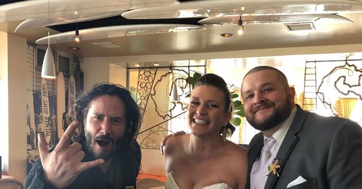 Very Friendly Keanu Reeves Crashes Couples Wedding In England