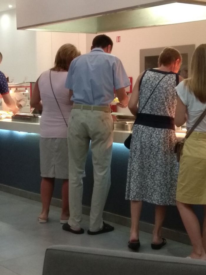 Как узнать нашего туриста? Туристы, Шведский стол, Сланцы, Длиннопост