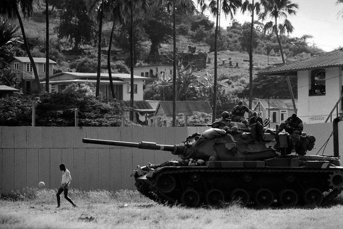 Занимайтесь футболом, а не войной