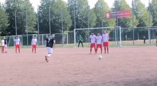 Вот это крутанул! Спорт, Футбол, Германия, Штрафной удар, Гифка