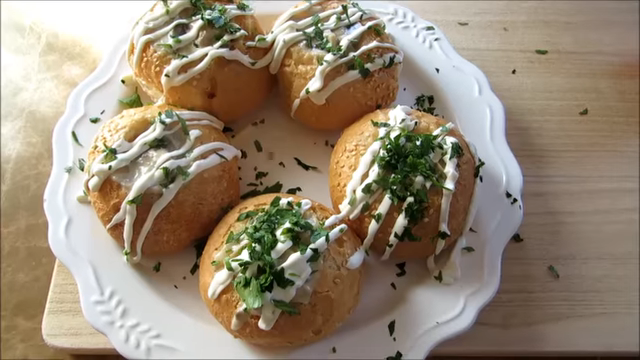 The guests have just arrived, and everything is ready for you! Appetizer for 5 points - julienne in a bun! - My, Food, Snack, Yummy, Preparation, Recipe, Longpost, Other cuisine, Video recipe, Julien, Video