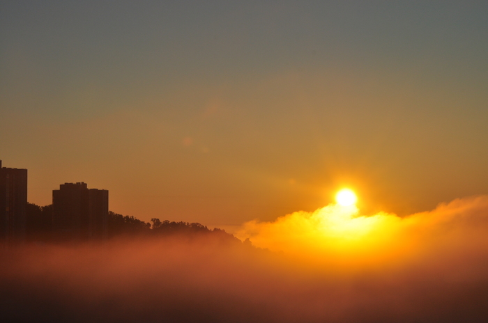 Good morning from Ufa. - My, Ufa, dawn, Morning, The sun, Silhouette, The photo, Fog, Beginning photographer
