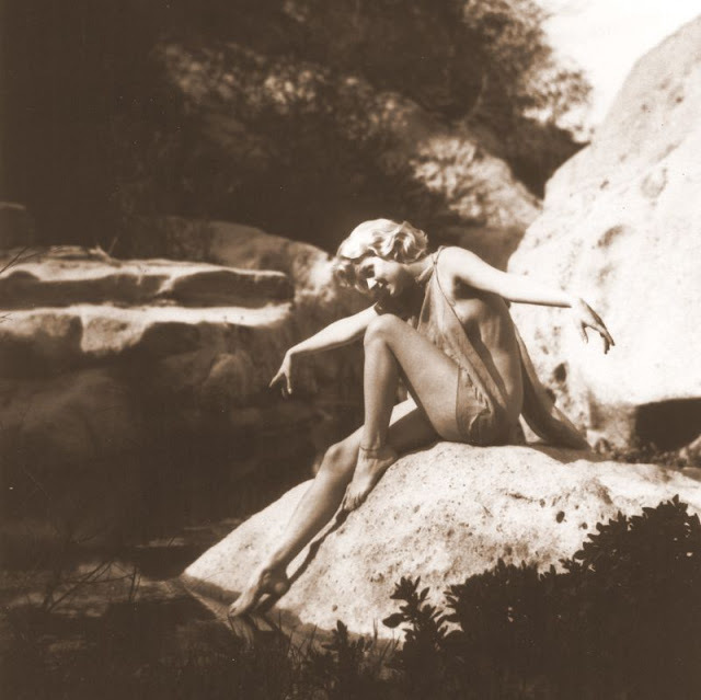 Charming blonde photographed by Edwin Bauer Hesser, 1929. - NSFW, Retro, The photo, Strawberry, Longpost