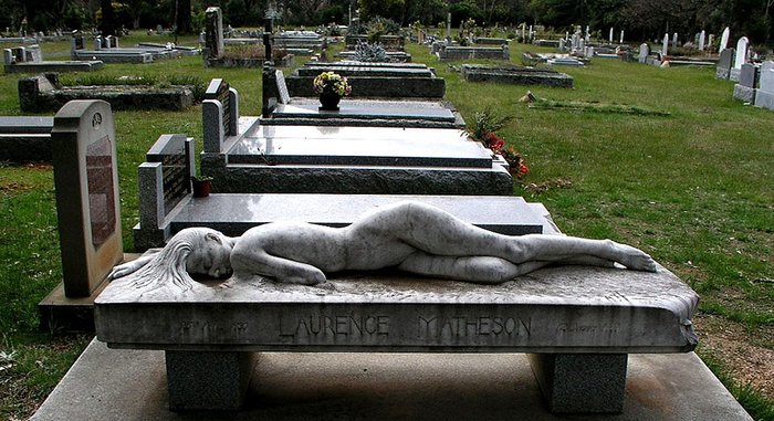 Beautiful but creepy... - My, Headstone, Nicely gone, Cemetery