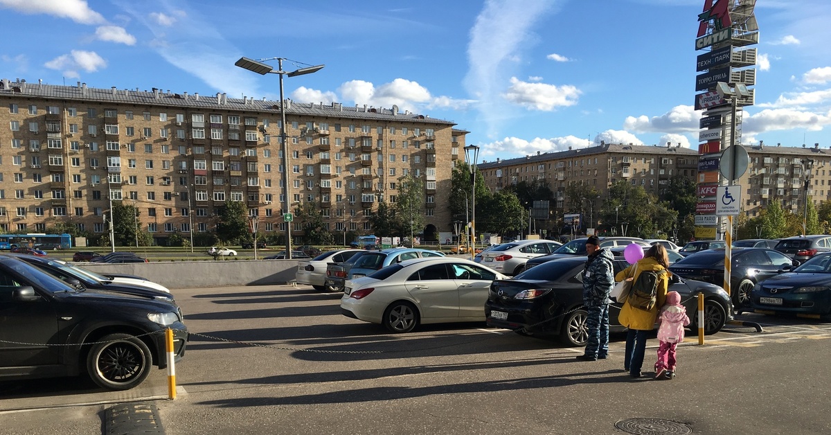 ТЦ Капитолий Вернадского – парковка для инвалидов используется как ...