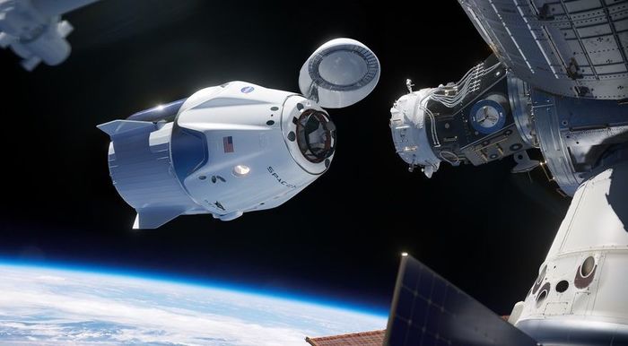 SpaceX's first crewed flight could be completed by the end of 2018 - Space, First, Flight, Crew, Elon Musk, Spacex