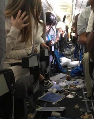 Мощная турбулентность заставила пассажиров истекать кровью в поломанном самолете Вид из самолёта, Турбулентность, Видео, Длиннопост