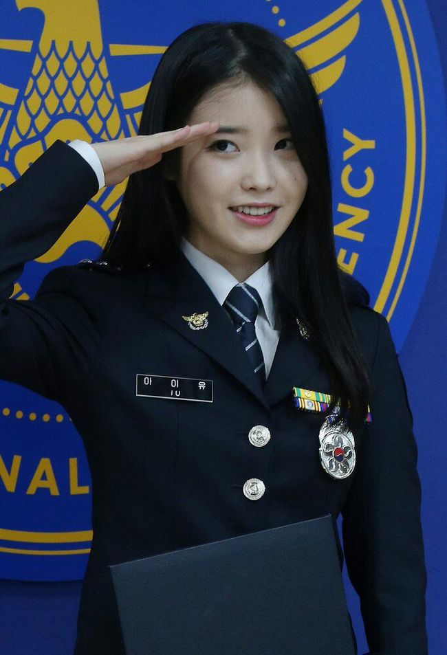 Press F. , Press F to pay respects, Lee Ji Eun, Iu, Korean Police, 