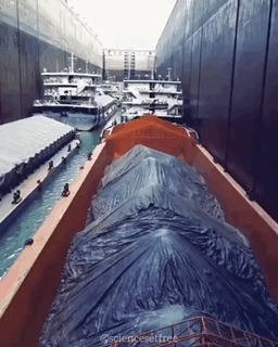 Трехуровневый шлюз в Китае.