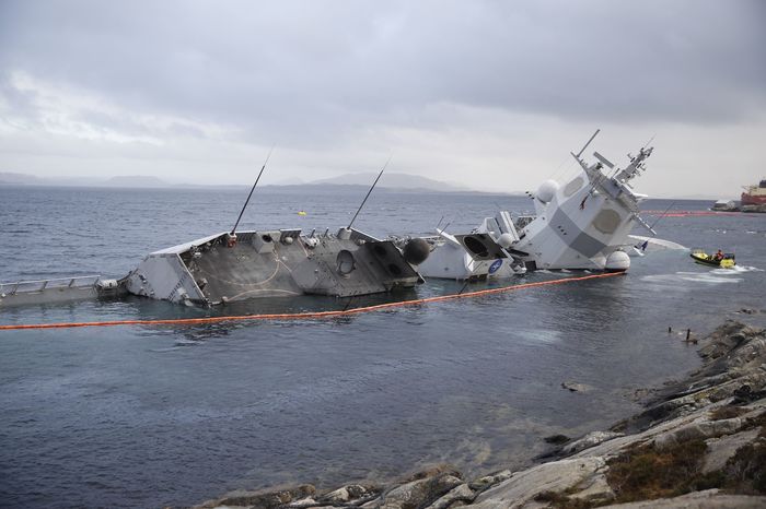 Norwegian frigate finally sank - NATO, Norway, Frigate, Sank, Ship, Military training, Ouch, Longpost