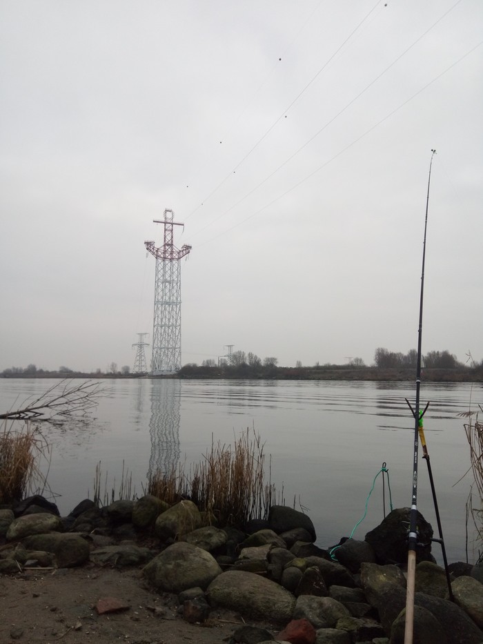 Power line in the form of an anchor. - My, Power lines, Tag, Kaliningrad, Pregol