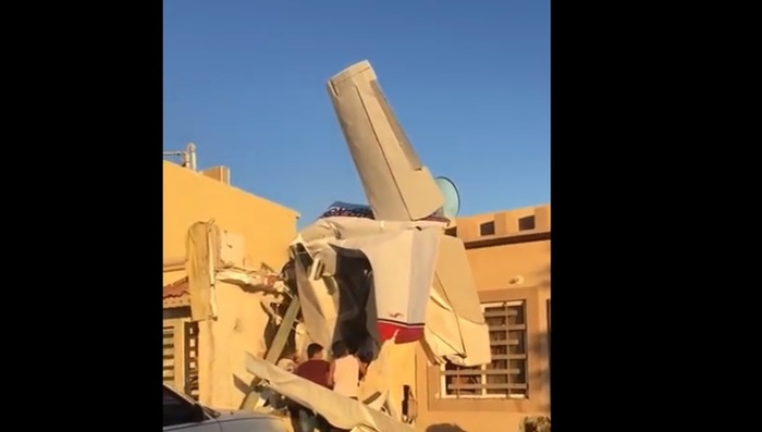 Four dead: the plane rammed a residential building in Mexico - Society, Incident, Airplane, Crash, To lead, Mexico, Eyewitness, GIF, Video, Longpost