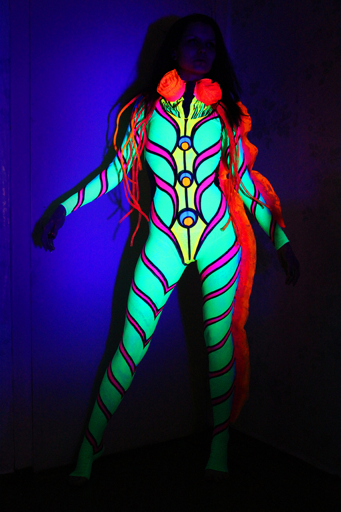 Light show suit. Acrylic painting. Glows in UV. - My, Ultraviolet, Overalls, Costume, Fluorescence, Acrylic, Painting, Longpost