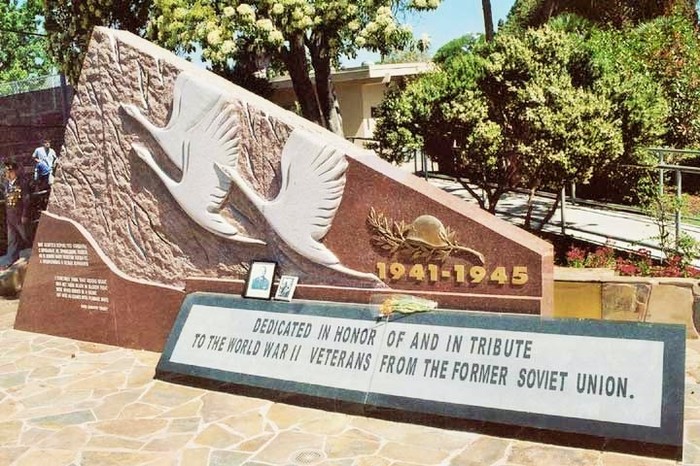 В Голливуде установлен памятник советским солдатам Великой Отечественной войны США, Памятник, Война, Ветераны, Длиннопост