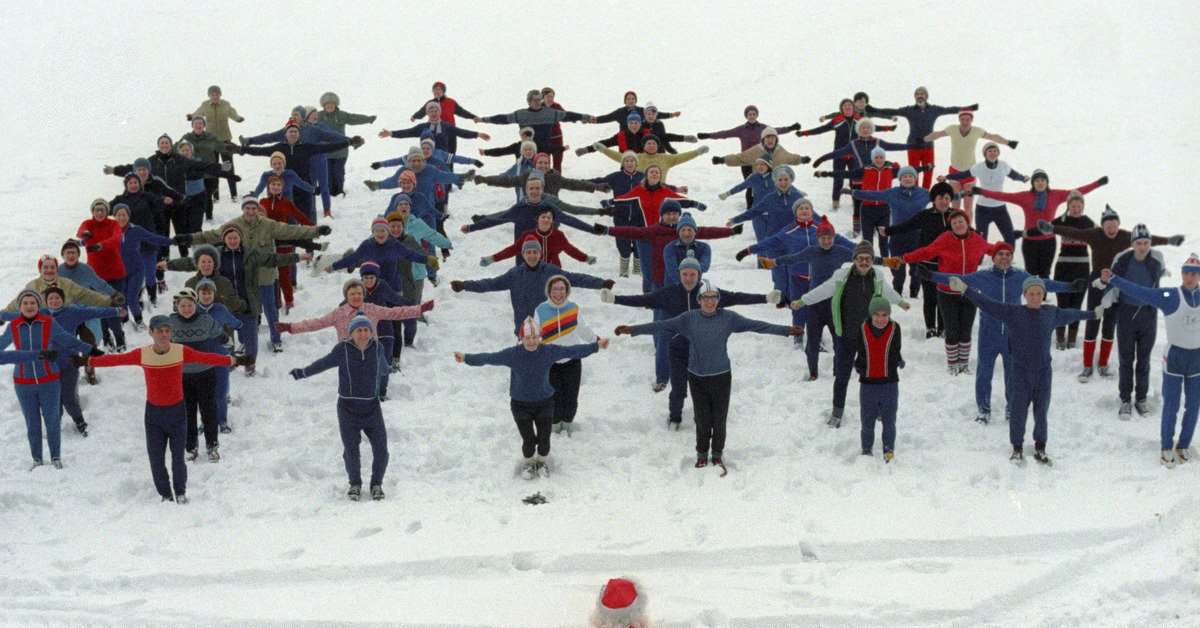 Зимняя зарядка. Зарядка зимой. Зарядка на свежем воздухе зимой. Зимний спортивный флешмоб.